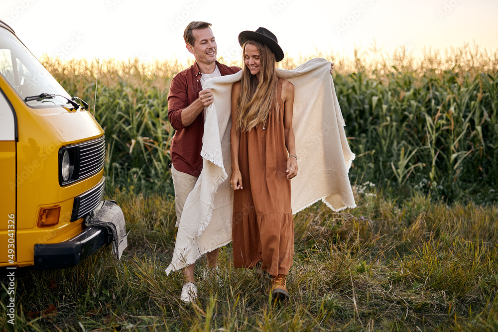 Cute couples wearing vans sales