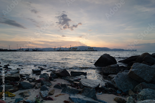 Low angle rock at sea coastal © Cloudyew