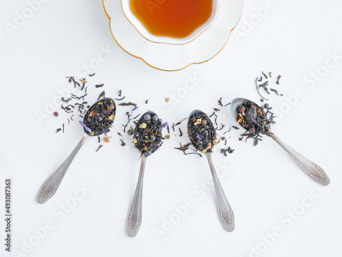 Cuadro en lienzo A cup of tea on a saucer