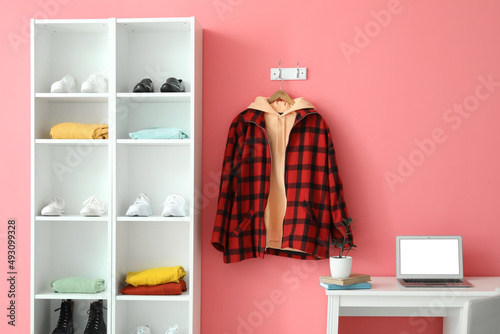 Modern home office and clos...