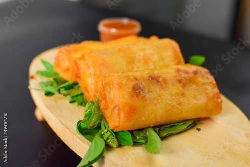 Deep fried spring rolls, Snacks and snacks that are popular with Thai and Chinese people.