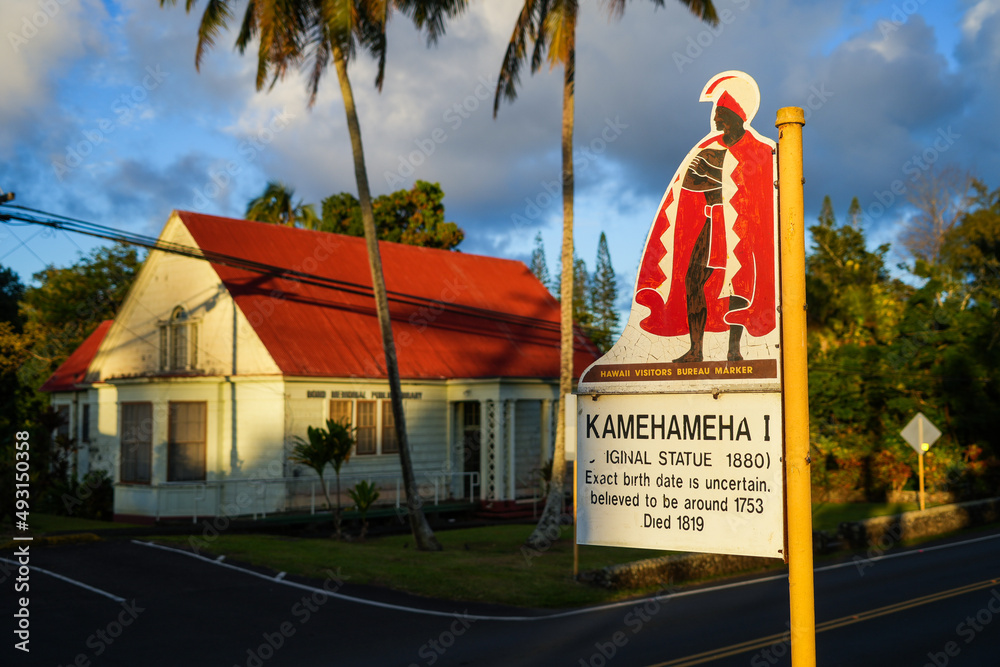Direction sign to the original bronze statue of Hawaiian King ...
