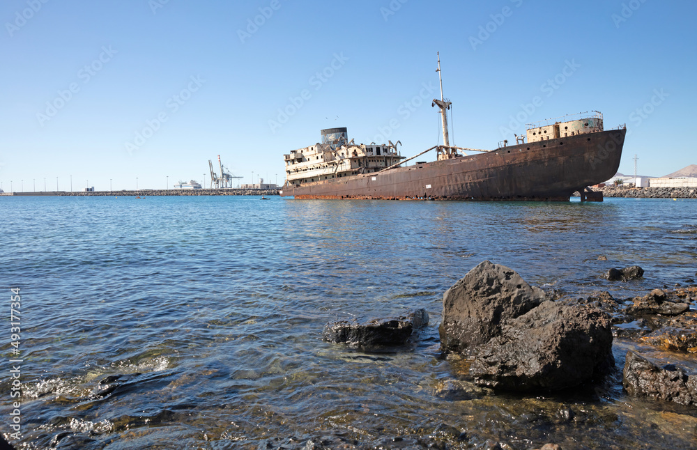 Shipwreck in Arrecife (Lanzarote), sunk many years ago