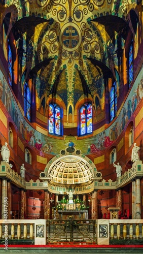 Wnętrze Kościoła Najświętszego Serca Pana Jezusa w Krakowie © Michal45