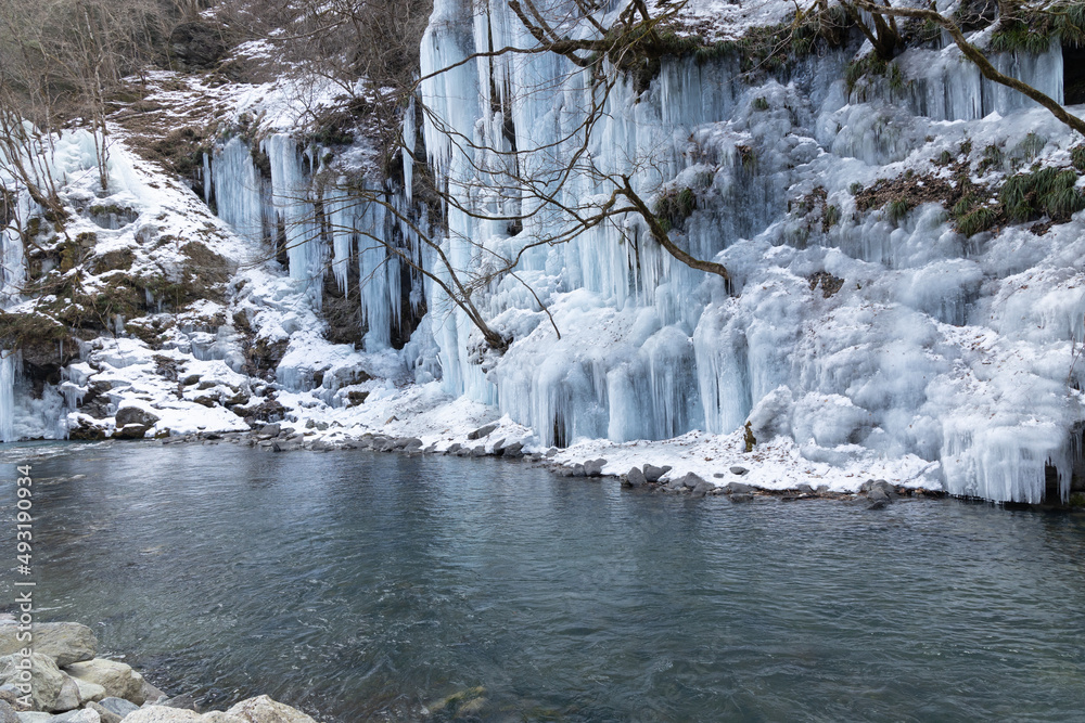 Fototapeta premium 凍った氷の世界