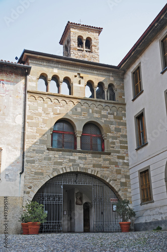 Fototapeta Naklejka Na Ścianę i Meble -  Bergamo, Chiesa di San Michele al Pozzo Bianco