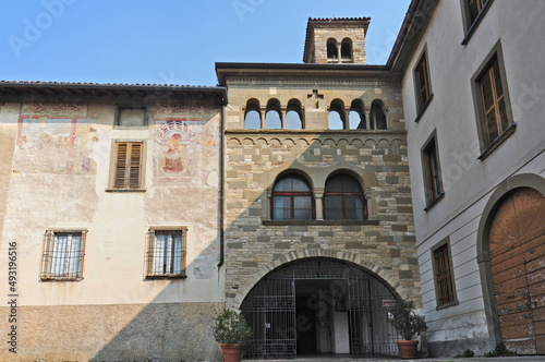Fototapeta Naklejka Na Ścianę i Meble -  Bergamo, Chiesa di San Michele al Pozzo Bianco