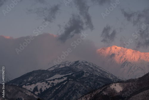 美しい冬の山