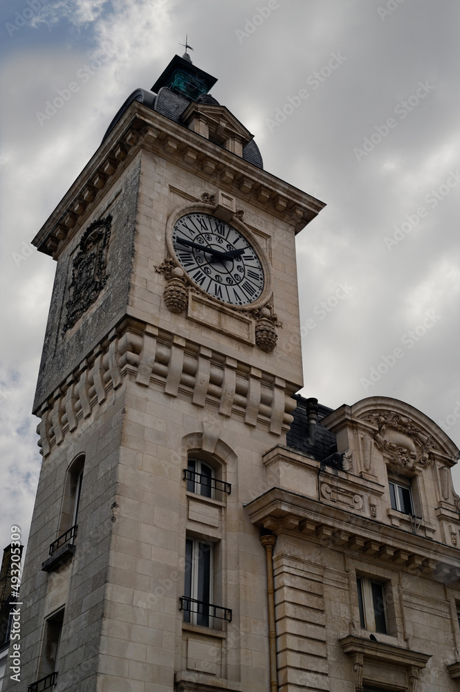 Horloge de la gare de Bayonne dans les Pyrénées Atlantiques