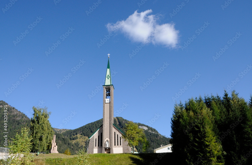 Obraz premium Kirche im Pozza di Fassa
