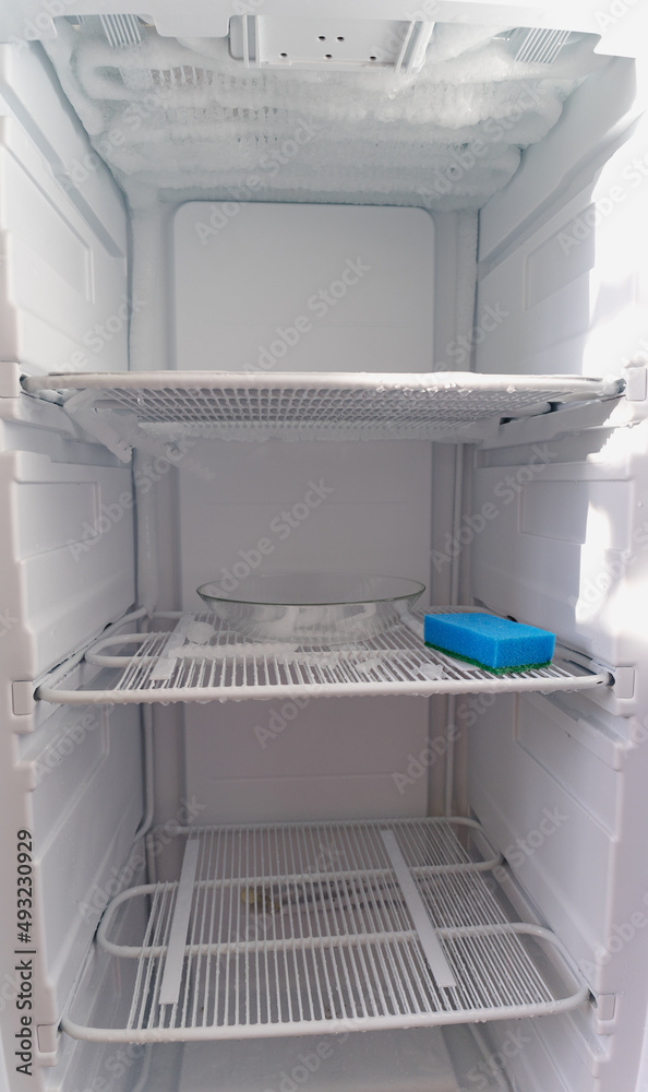 Defrosting of the home freezer. Freezer maintenance, defrosting, washing, repair. Defrosting of the home freezer. Freezer maintenance, defrosting, washing, repair.