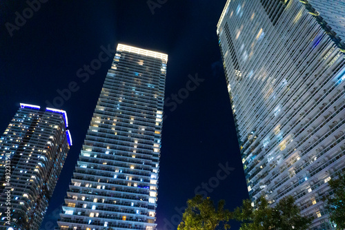 Night view of high-rise condominiums in Tokyo, Japan_b_23