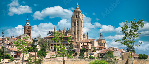 Vista del alto campanario de la catedral de Segovia desde el mirador del alcázar, España photo