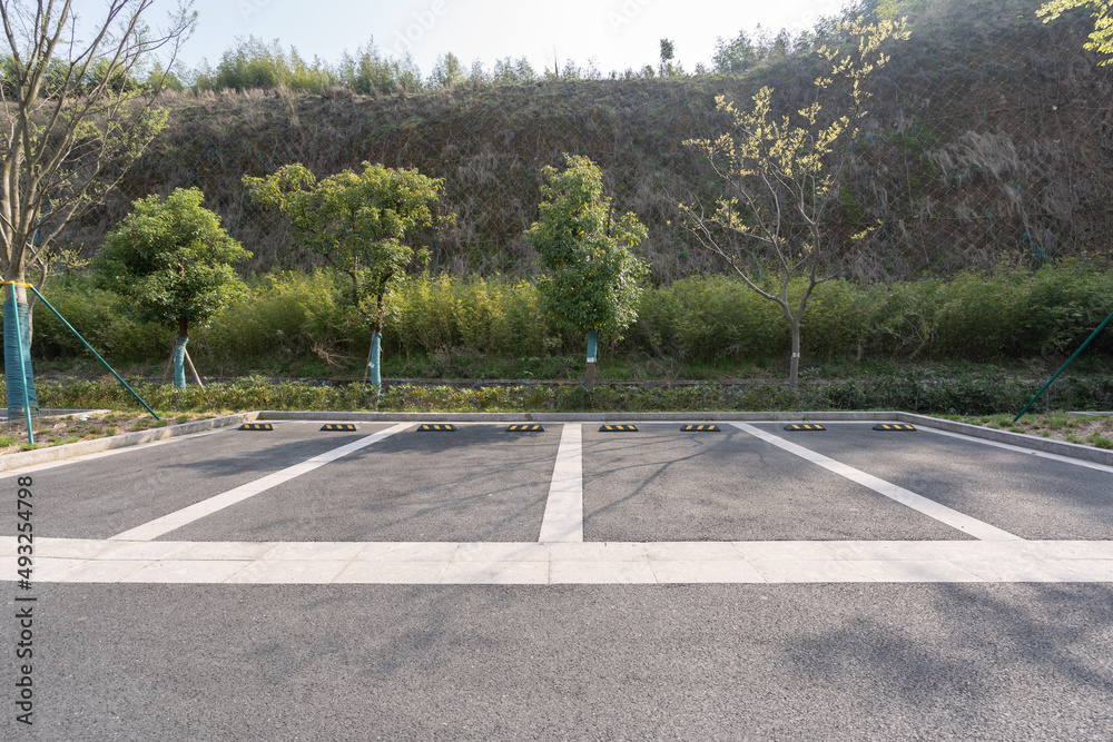 Obraz premium parming lot in city park