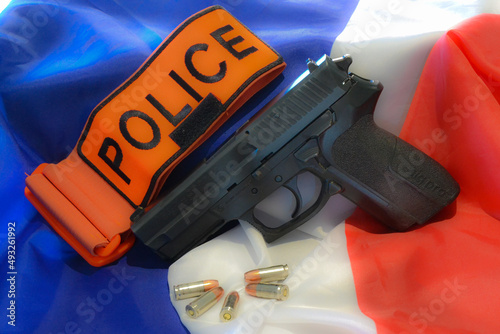 sig saueur et brassard Police
