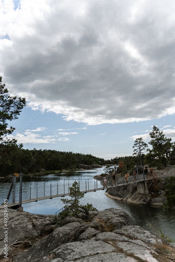 Hängebrücke im Naturreservat Stendörren in Schweden