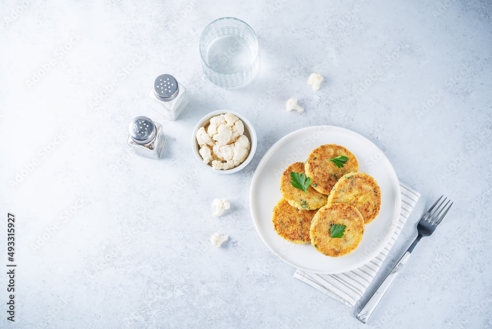 Cauliflower burgers with carrot and parsley Cauliflower burgers with carrot and parsley