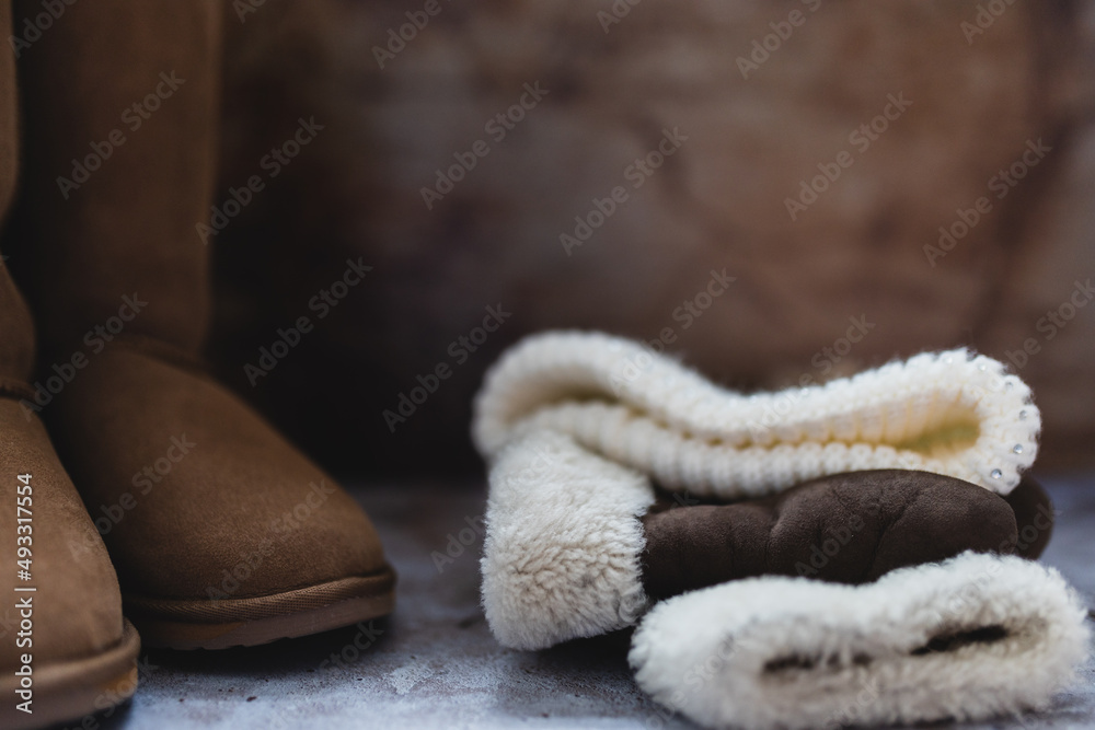 Naklejka zimowe ubrania, brązowe kolory, buty emu, kozaki - wełna, dziania,  ręcznik, fototapety | Foteks