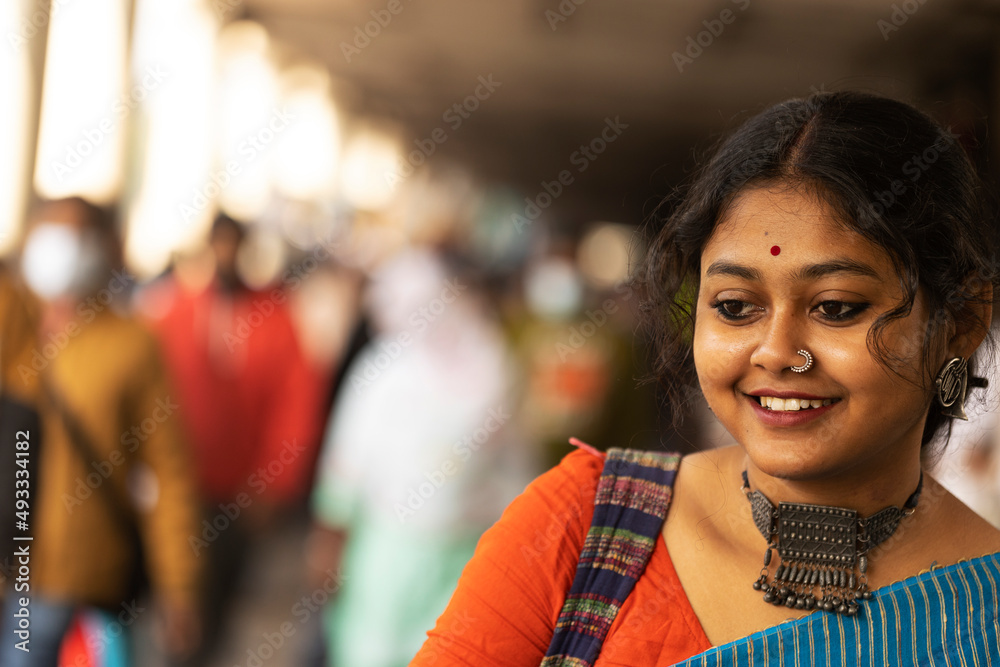 Young Indian girl wearing traditional dress at outdoors Stock Photo ...