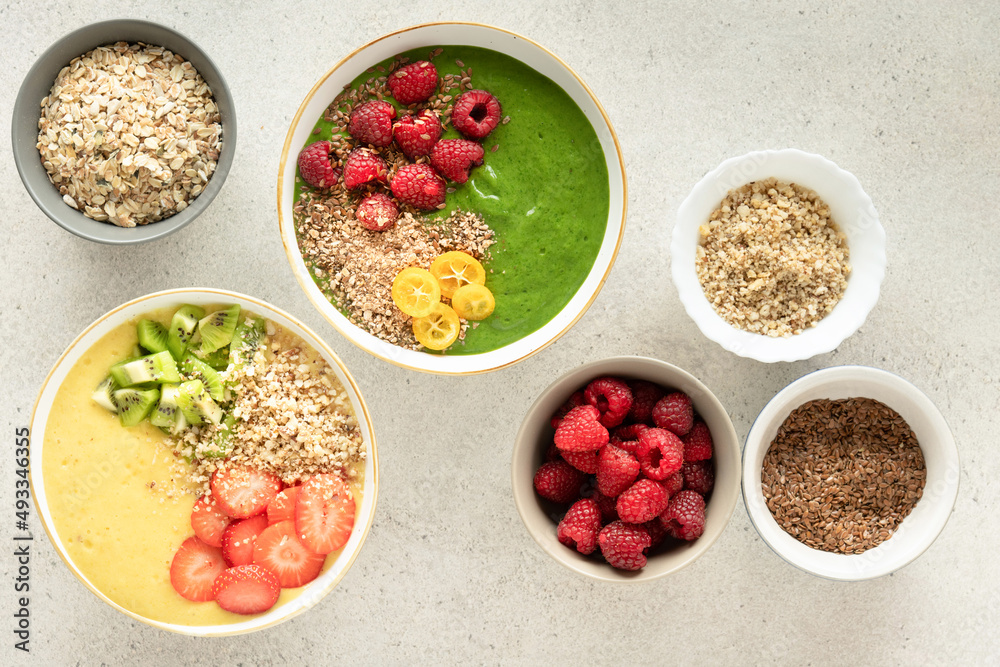 Pineapple and spinach detox breakfast smoothie bowls Pineapple and spinach detox breakfast smoothie bowls
