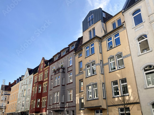 Obraz na płótnie Bielefeld, NRW, Deutschland: Saniertes Altbauviertel der Jahrhundertwende bis 1920er Jahre w salonie