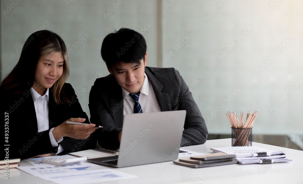 Fund managers team consultation and discuss about analysis Investment stock market by laptop. Fund managers team consultation and discuss about analysis Investment stock market by laptop.