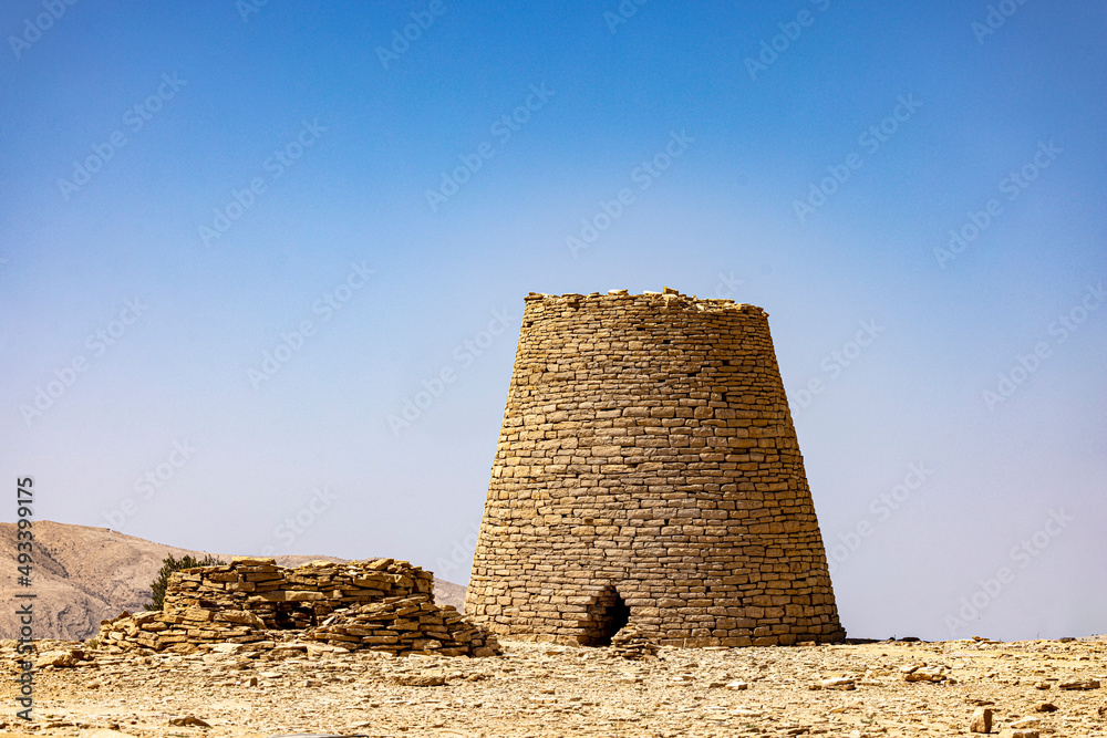 Bronze Age Thombs on Salma plateau Oman