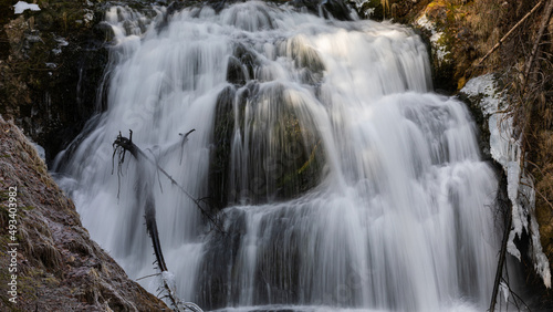 Fototapeta Naklejka Na Ścianę i Meble -  Wasserfall in den Alpen