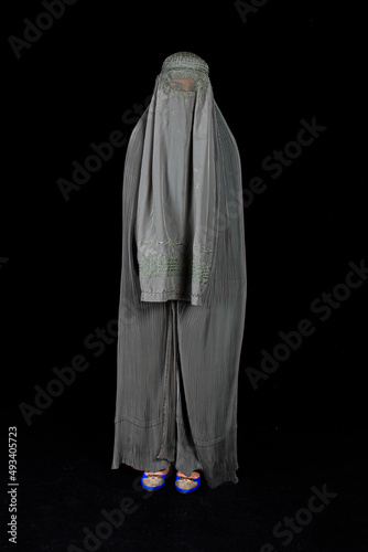 person in a coat
Afghan girl, Afghan woman, Afghan tent 