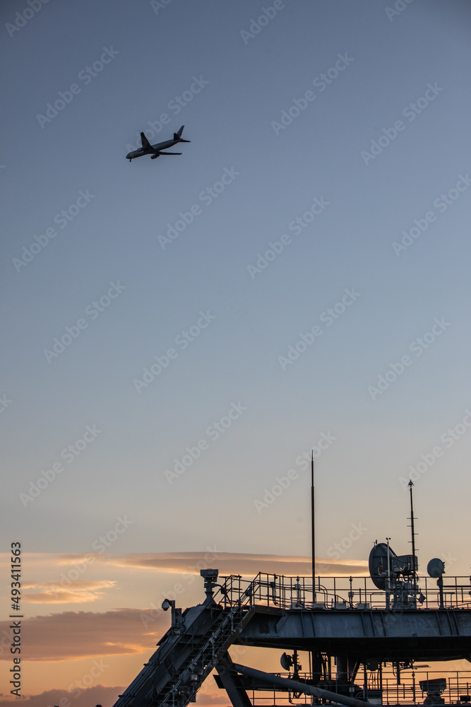 夕日と飛行機 夕日と飛行機