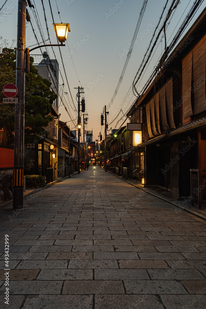 京都・夕暮れの祇園新橋通 京都・夕暮れの祇園新橋通