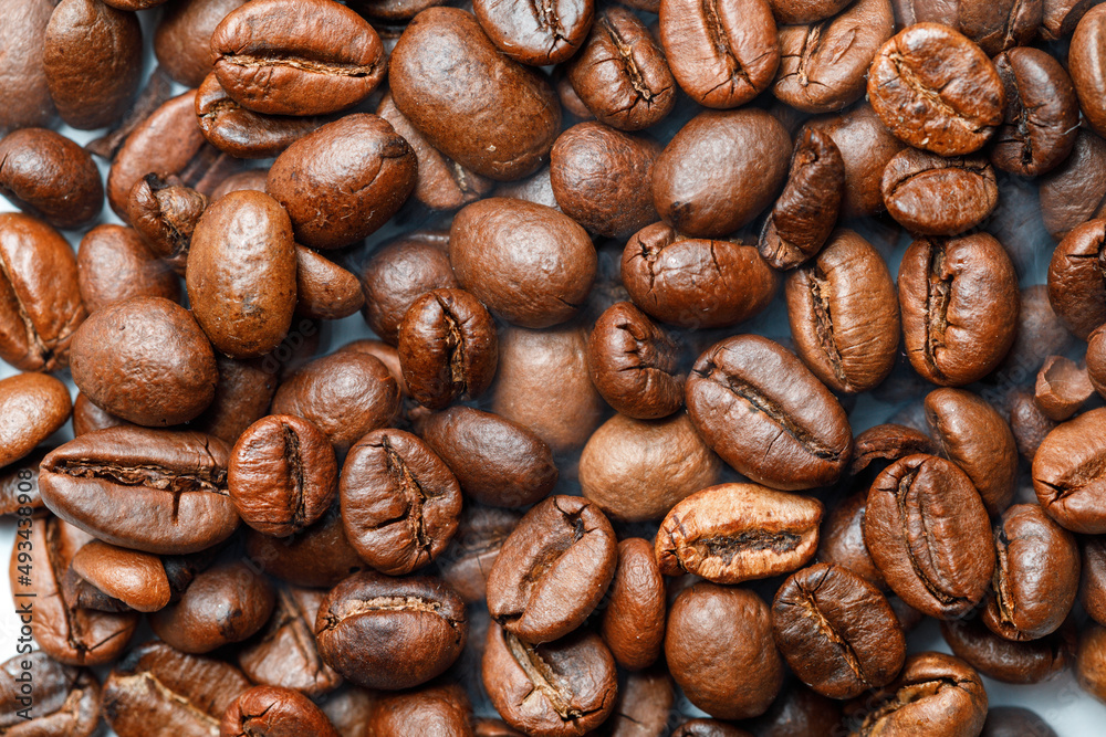 Fototapeta premium cclose-up large offee roasted bean