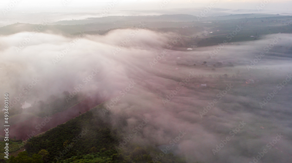 Obraz premium Lam Ha seen from above, early morning dew in Lam ha 