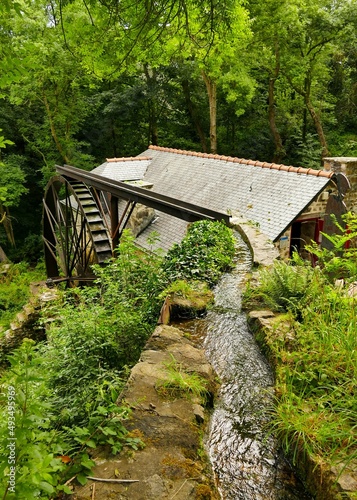 Le moulin à eau de Kériolet près de la pointe du Millier au cap Sizun photo