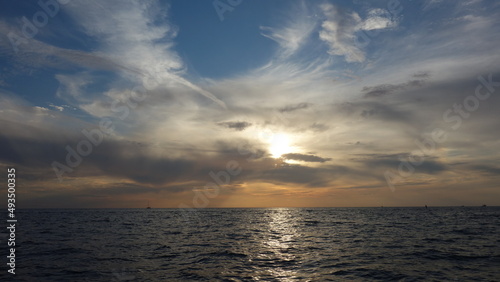 Schöner Himmel über dem Meer © Henrie
