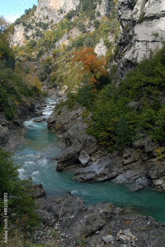 Pirineo aragones en otoño.Huesca.España
