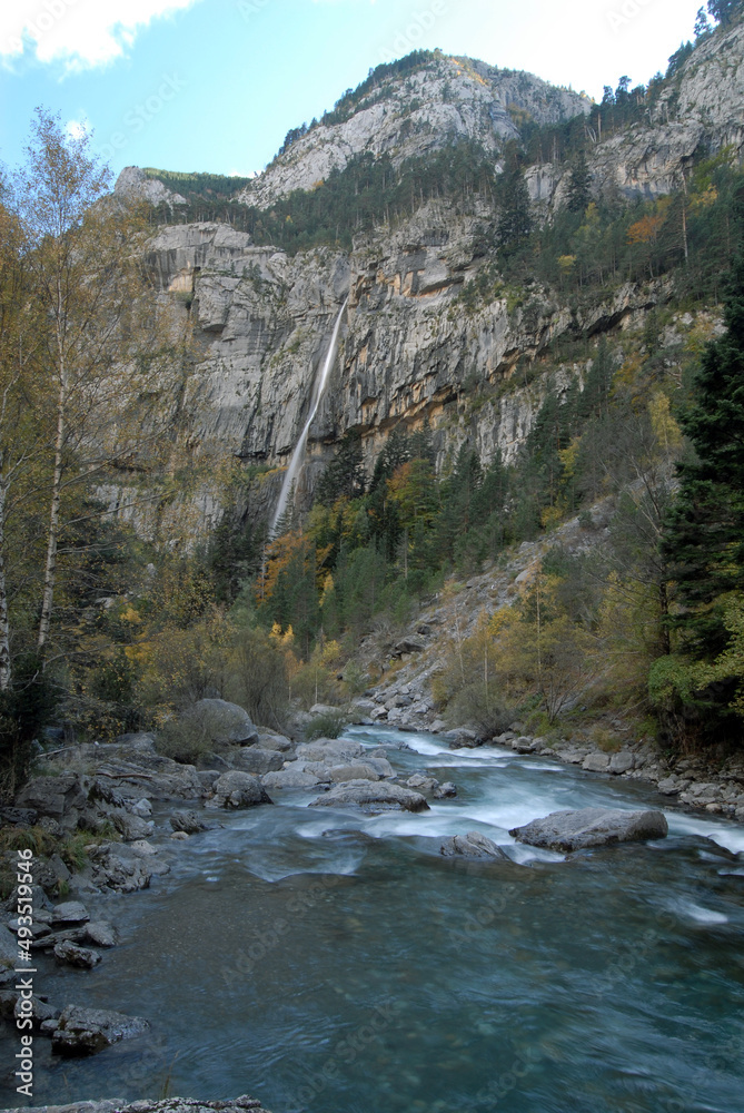 Ordesa en otoño.Pirineo aragonés-Huesca.España Ordesa en otoño.Pirineo aragonés-Huesca.España