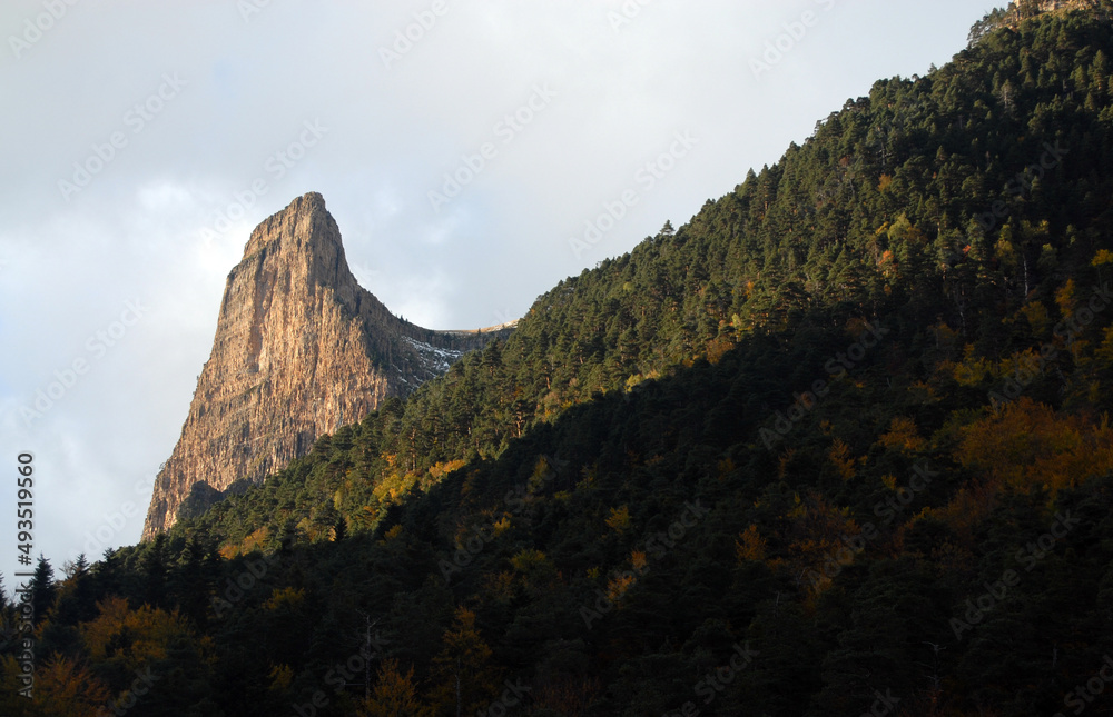 Ordesa en otoño.Pirineo aragonés-Huesca.España