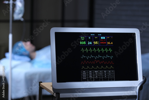 Modern heart rate monitor i...