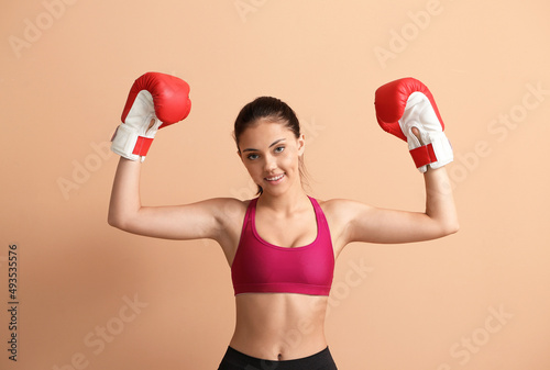 Sporty teenage girl with bo...