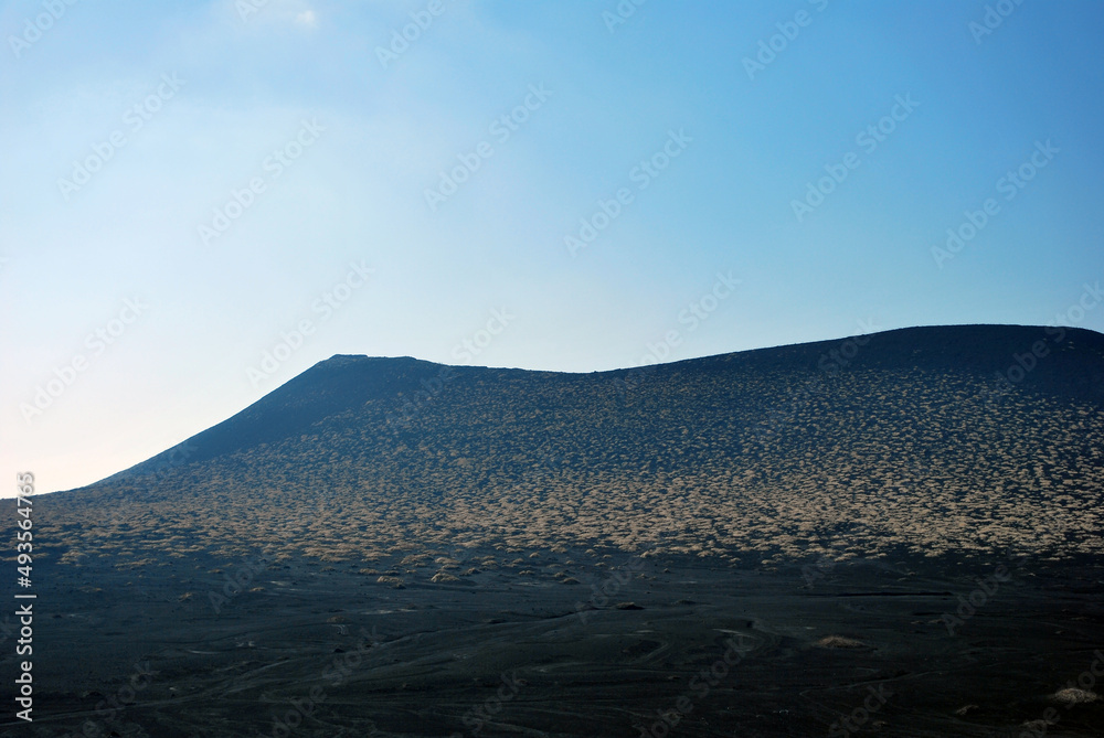 伊豆大島三原山浦砂漠