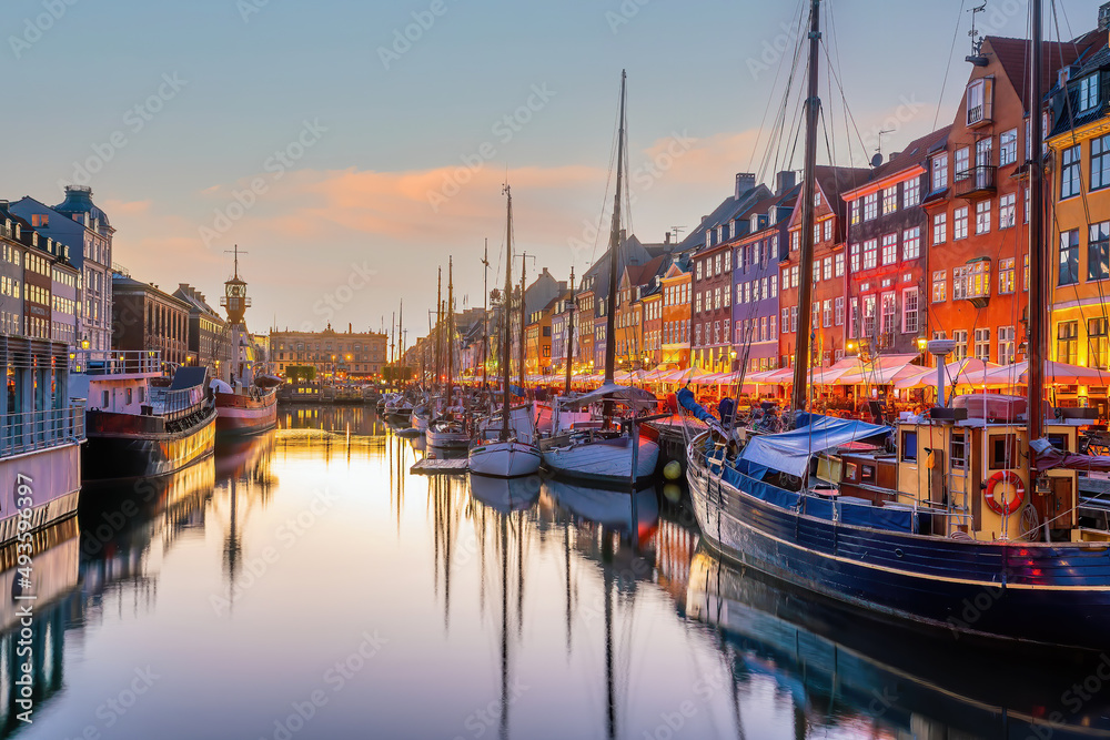 Obraz na płótnie Copenhagen downtown city skyline in Denmark w salonie