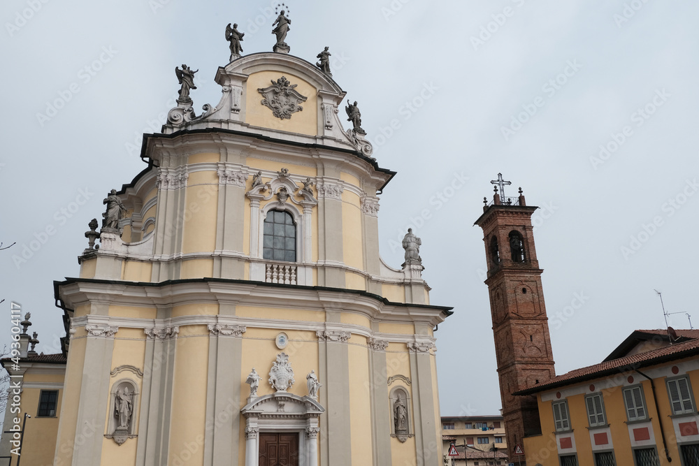 La chiesa di Santa Maria Assunta a Cologno al Serio in provincia di Bergamo, Lombardia, Italia.