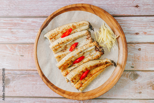 jangeogui, Cleaned eel are seasoned with salt, soy sauce, gochujang, and others to taste, and then grilled. Eel is rich in vitamins A, B, and C, which fight aging and keep the skin healthy and youthfu