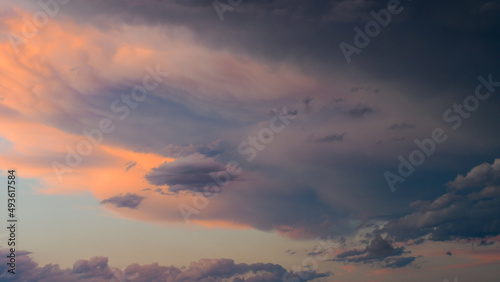 Enclume d'un cumulonimbus en fin de vie, avec des Mammatus  © Anthony