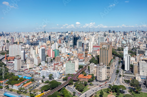 Fototapeta Naklejka Na Ścianę i Meble -  aerial view of the central region of São Paulo, close to Dom Pedro park