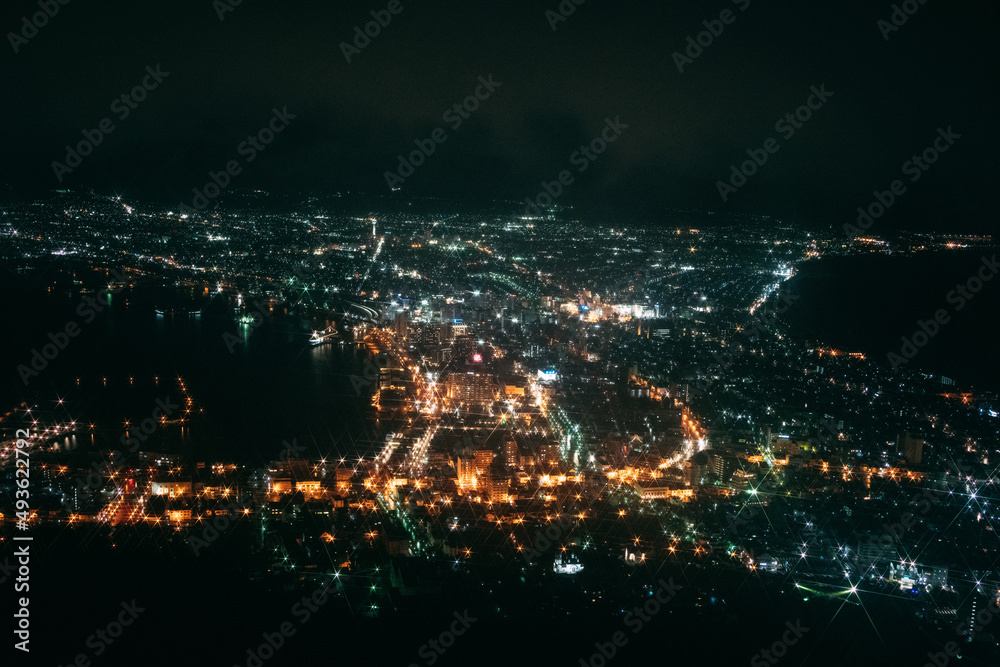 Fototapeta premium 雨の日本三大夜景、函館