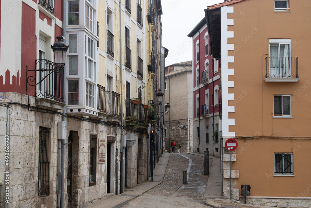 Calles de casco histórico de Burgos, España.