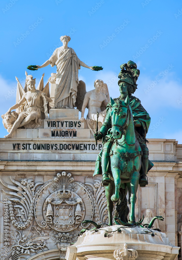 Obraz premium Statue of King Joseph I in the Palace Yard Square, Lisbon, Portugal