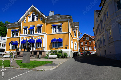 Fototapeta Naklejka Na Ścianę i Meble -  Das Rathaus von Kragerø in Südnorwegen. Norwegen, Europa  --
The town hall of Kragerø in South Norway. Norway, Europa  